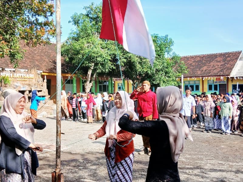 SD NEGERI 1 JATISARI MEMPERINGATI Hari Guru Nasional tahun 2025